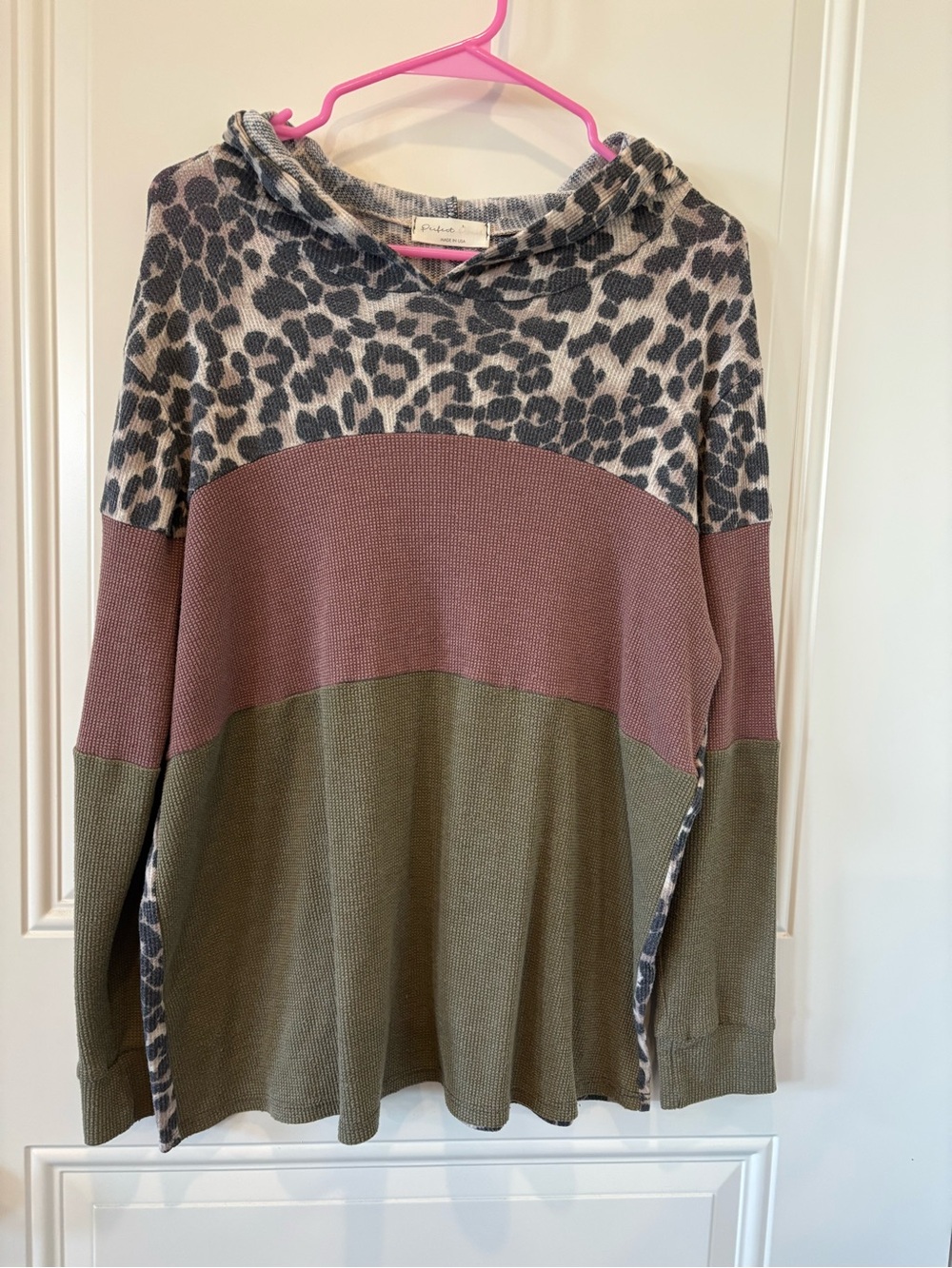 Leopard Colorblock Hooded Knit Pullover - Mauve & Olive